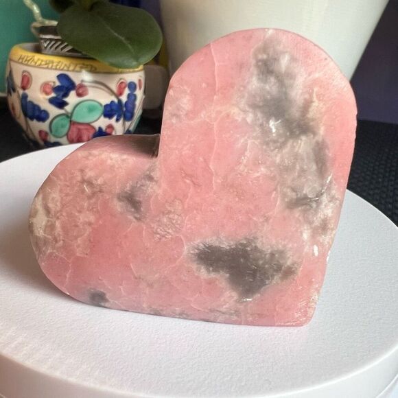 Pink Opal Heart‎ Carving (#4) - Picture 3 of 8